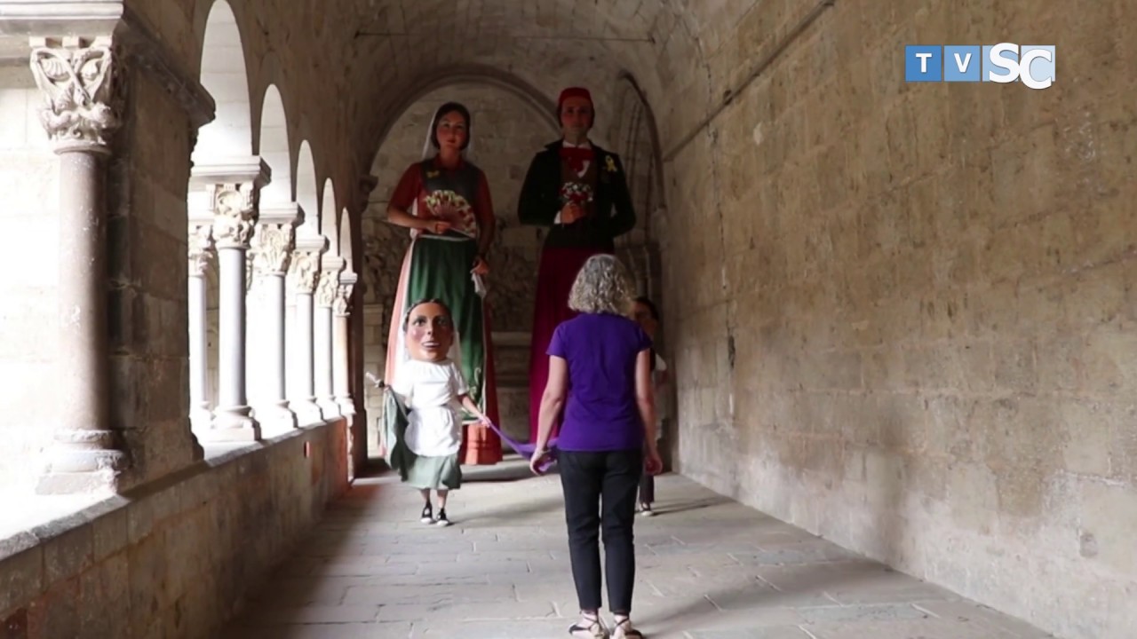 Geganters de Sant Cugat + Caparrots de Sant Cugat -  Galop al claustre del Monestir (2020)