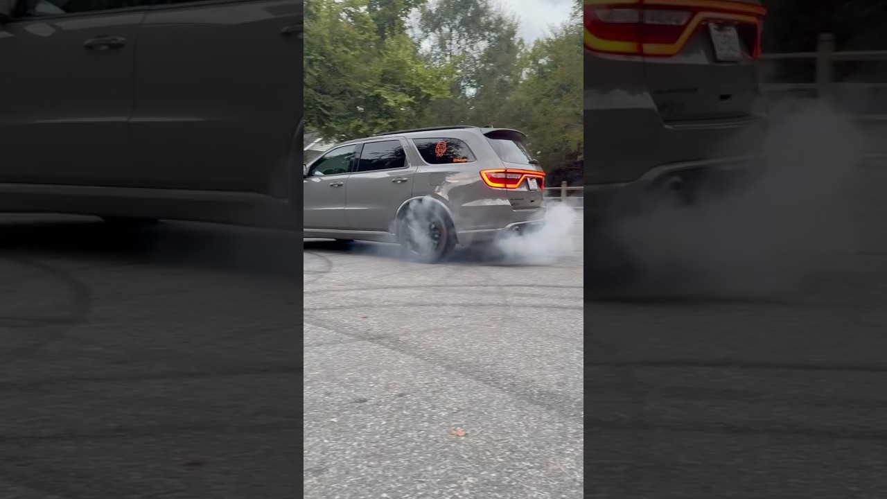 Doing a BURNOUT in a AWD Durango😅 MUST WATCH‼️🔥 #mopar #durango #rt #hemi #345 #burnout #awd