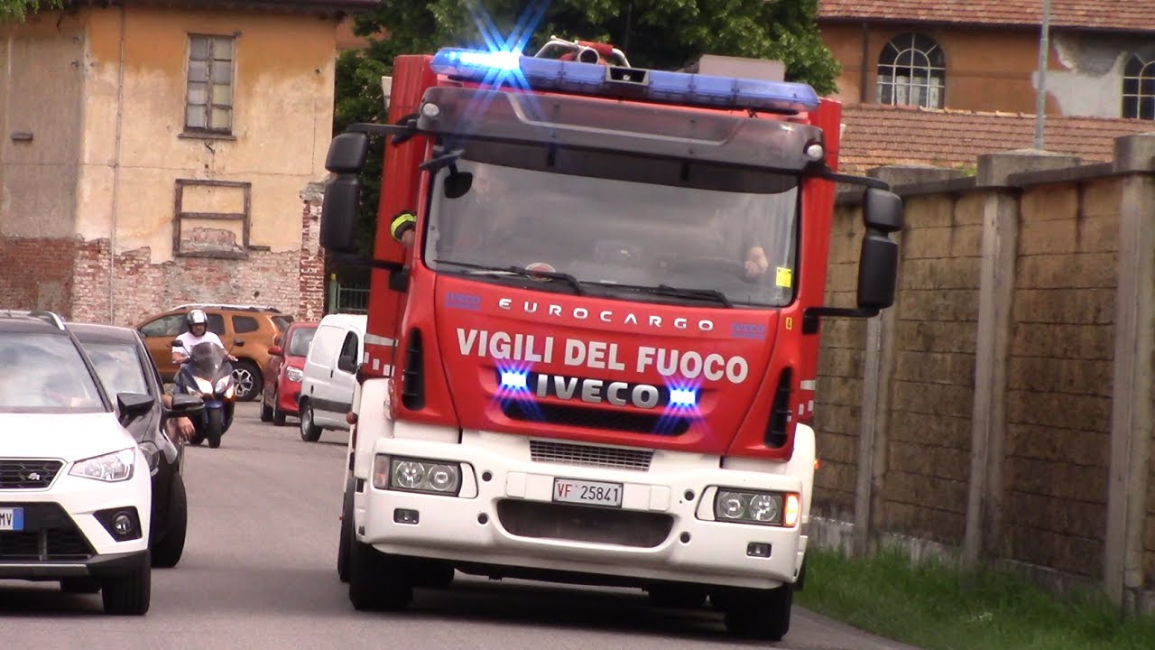 MEGA INCENDIO CARABINIERI SCORTANO VVF IN SIRENA+ARRIVO APS+ABP VVF BUSTO+APS VVF LEGNANO IN SIRENA