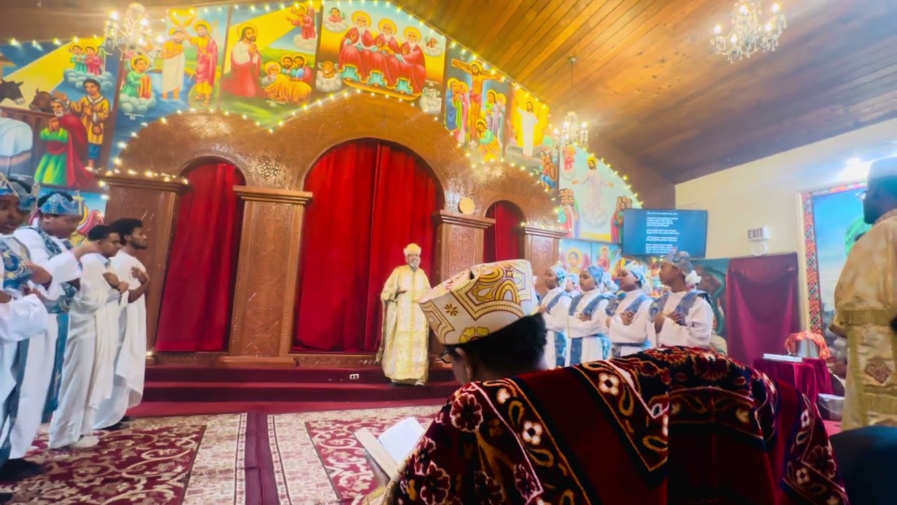 ለጌታዬ ለእግዚአብሔር ስላደረገልኝ ምን እከፍለዋለሁ ምስጋና ነው እንጂ /2/ ሌላ ምን እላለሁ ለእመቤቴ ለድንግል ማርያም /LeGetaye LeEgziabher