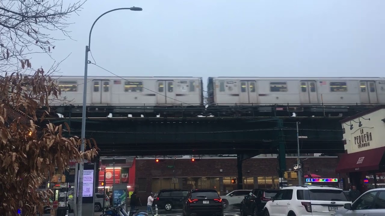 MTA overhead 7 Train Roosevelt Ave Jackson Hts Queens