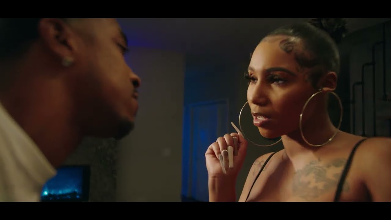 Pretty Brayah - Sneaky Link (Official Video)