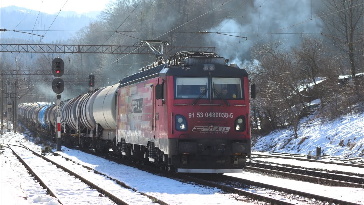 480-038-5 E-P Rail coboară &icirc;n direcția Brașov Triaj cu o garnitură de cisterne
