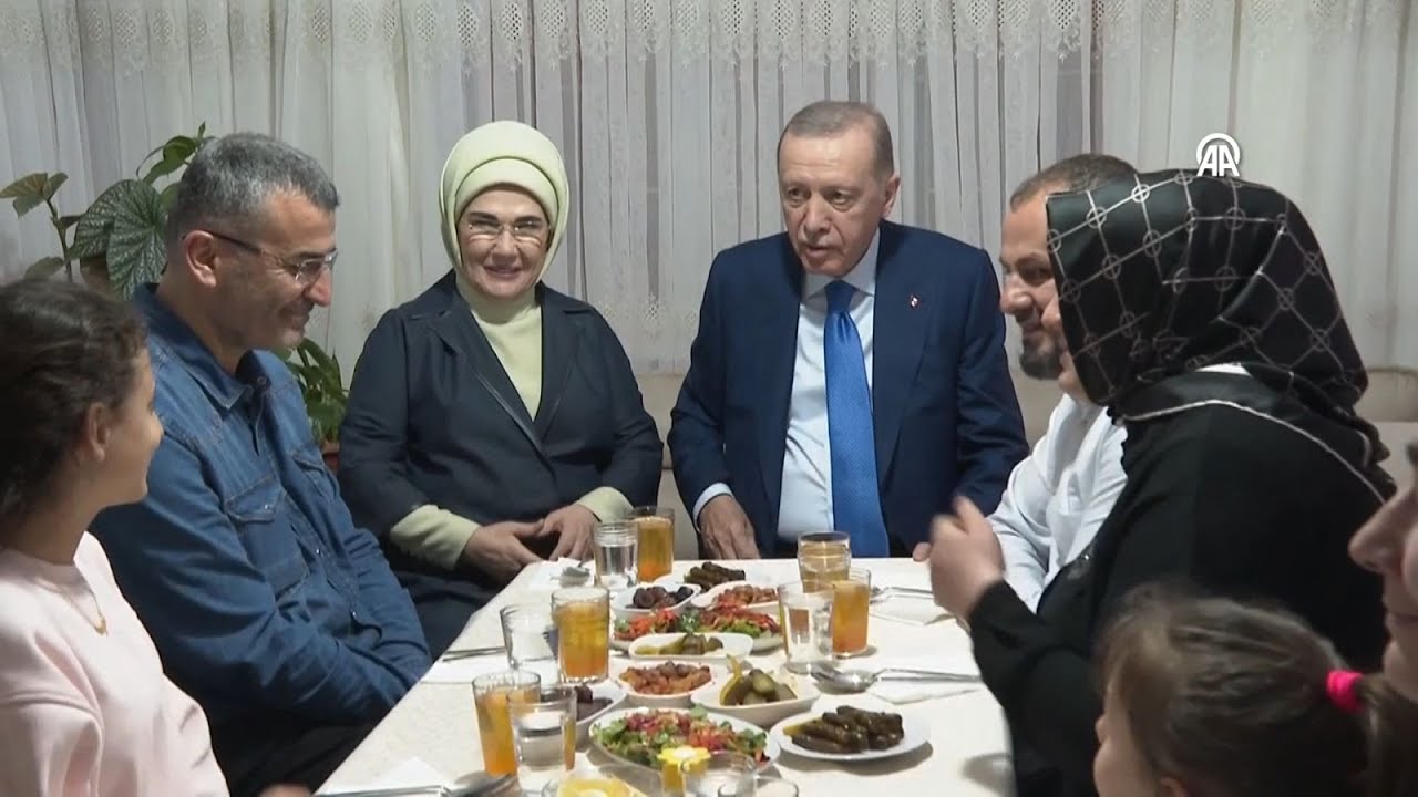 President Erdogan shares iftar with Taş family