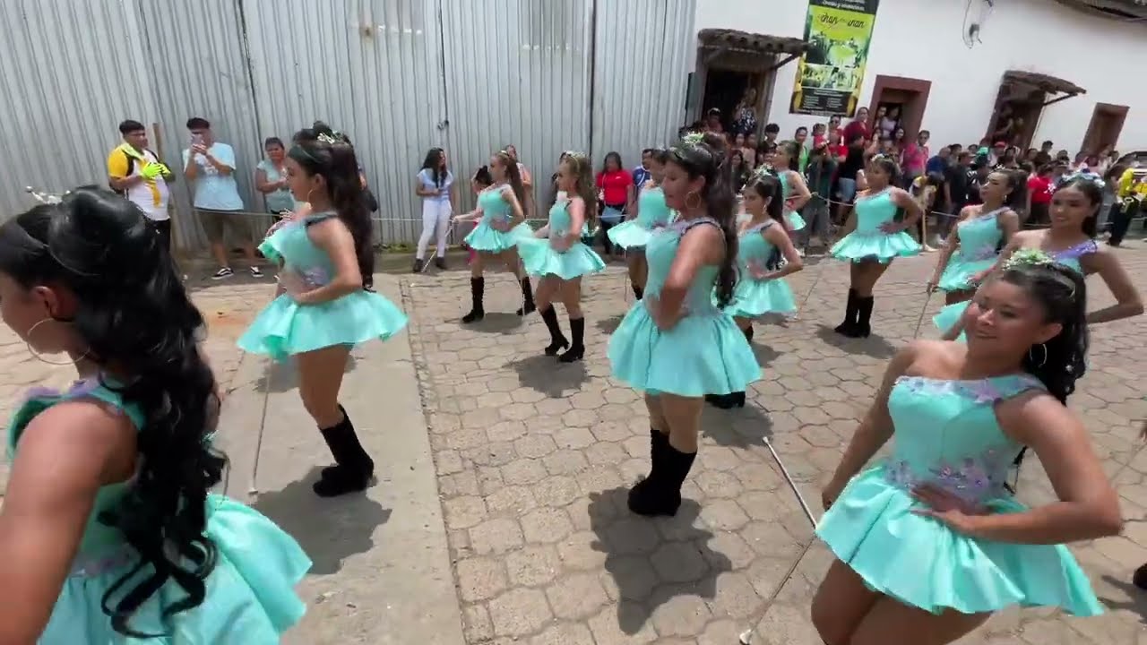Desfile del Complejo Educativo Salomón David González 15 de sept. 2024