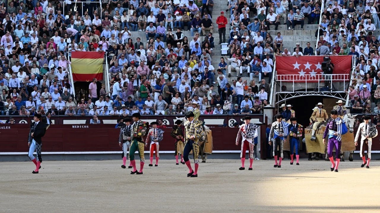 SAN ISIDRO 2024 - 2da corrida | Paseíllo de El Fandi, Román y Leo Valadez - Sábado 11 de mayo