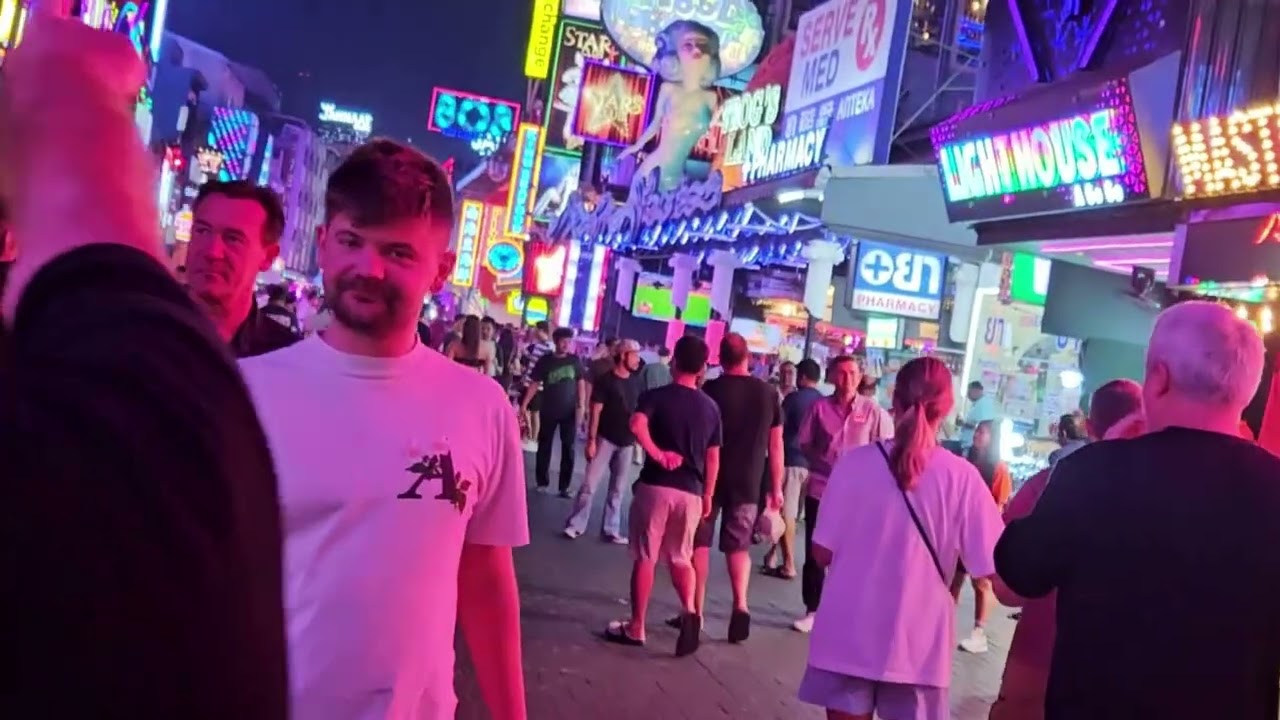 Wakling Street Pattaya