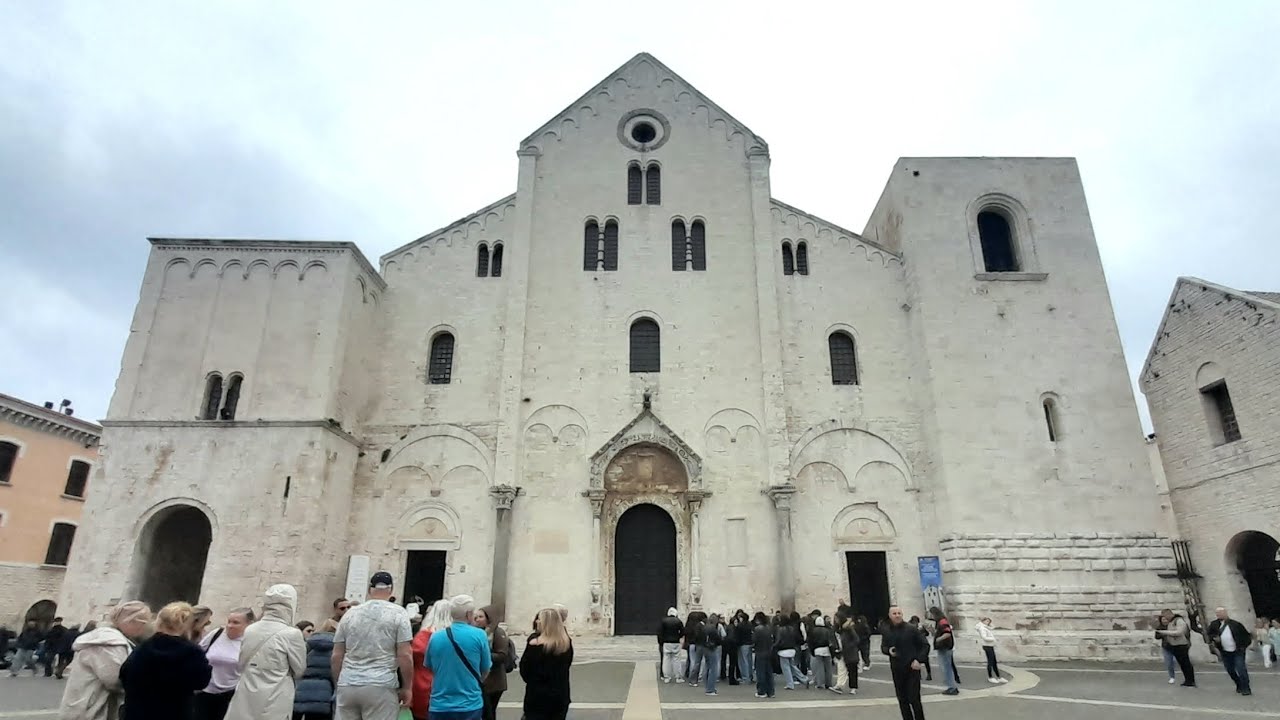 #Bari #Chiesa #Santuario #Basilica #SanNicola #Campane concerto rintocchi #Angelus feriale