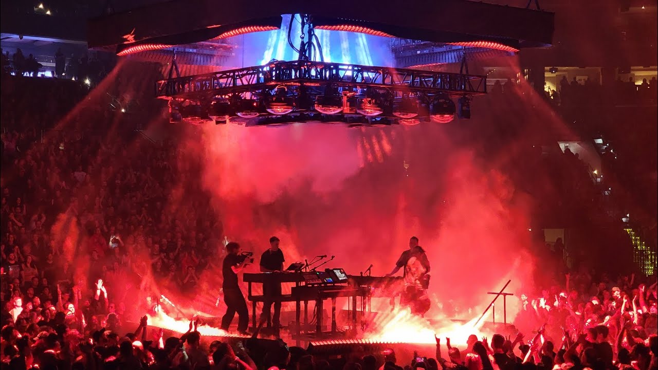 Mr. Self Destruct - Nine Inch Nails at the Wells Fargo Center, Philadelphia - August 27, 2025