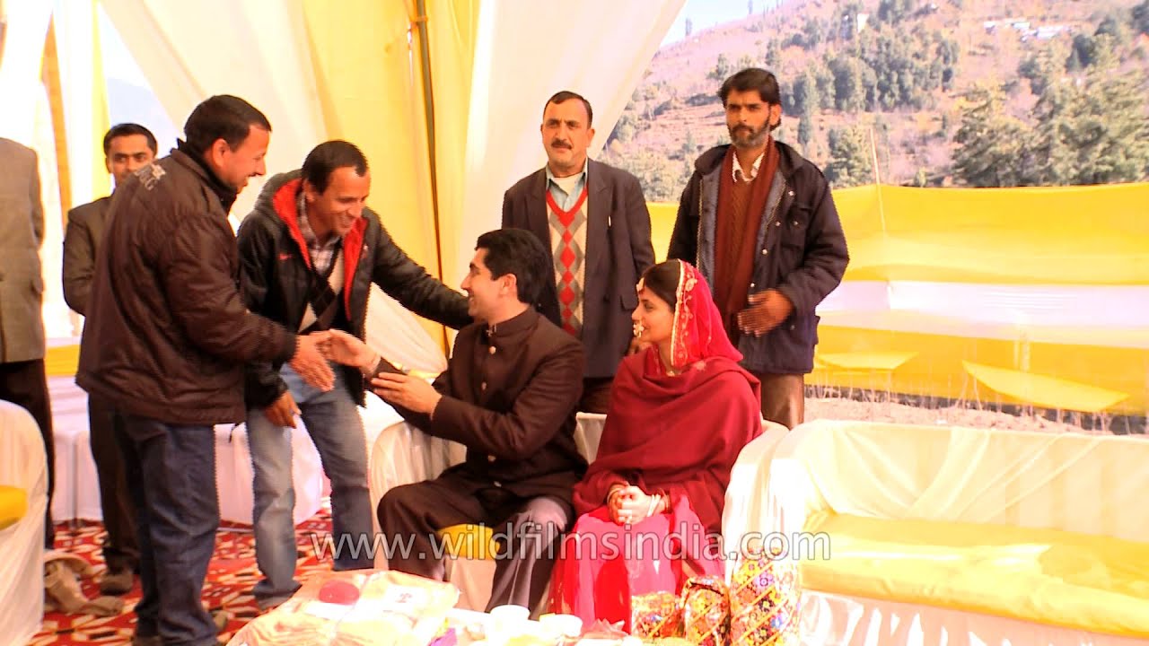 Friends and relatives wishing newly wedded royal couple of Jubbal