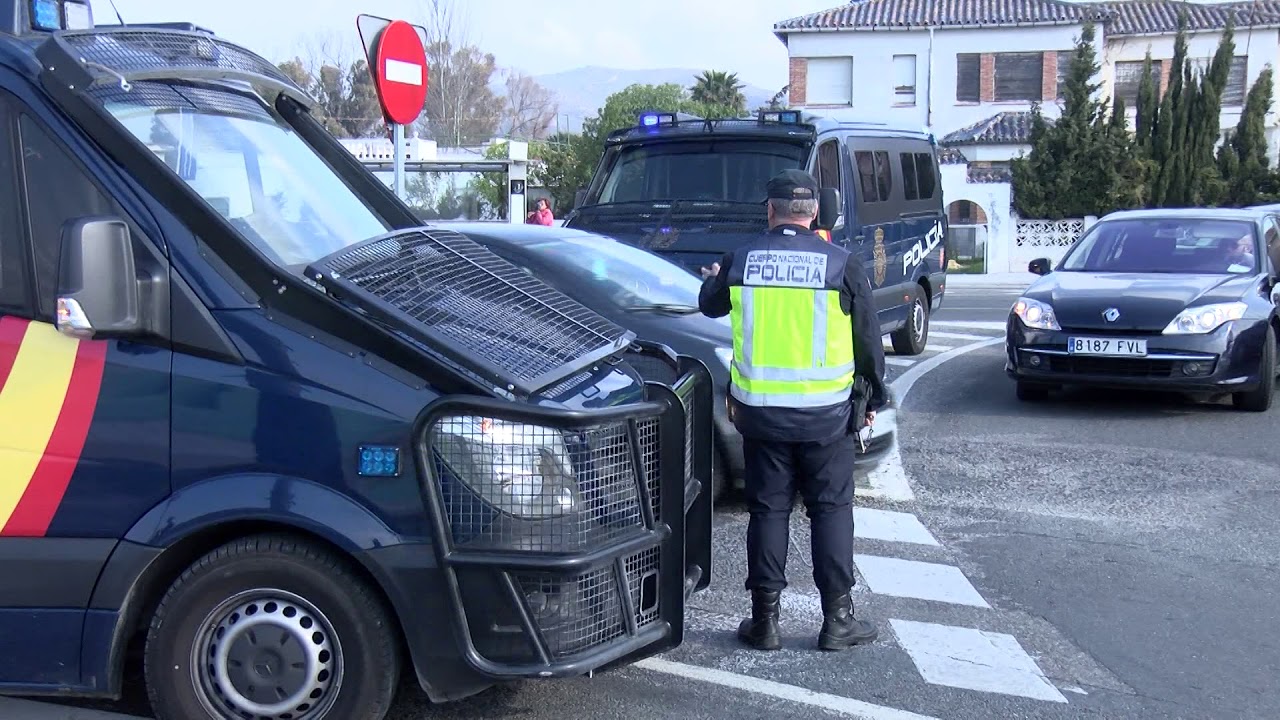 Detenidas tres personas e intervenidos 3'5 kilos de hachís, 8.000 euros y dos armas de fuego