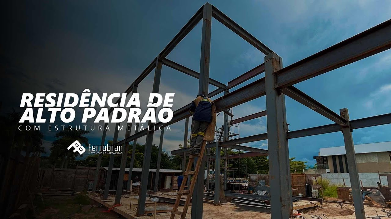 Início da construção de uma casa com estrutura metálica