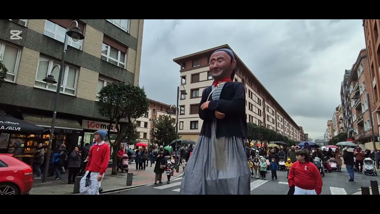 GIGANTES ONDALAN. FIESTAS DE DEUSTO 2025. LOS AMIGOS PEQUEÑOS GIGANTES DE HODEI.
