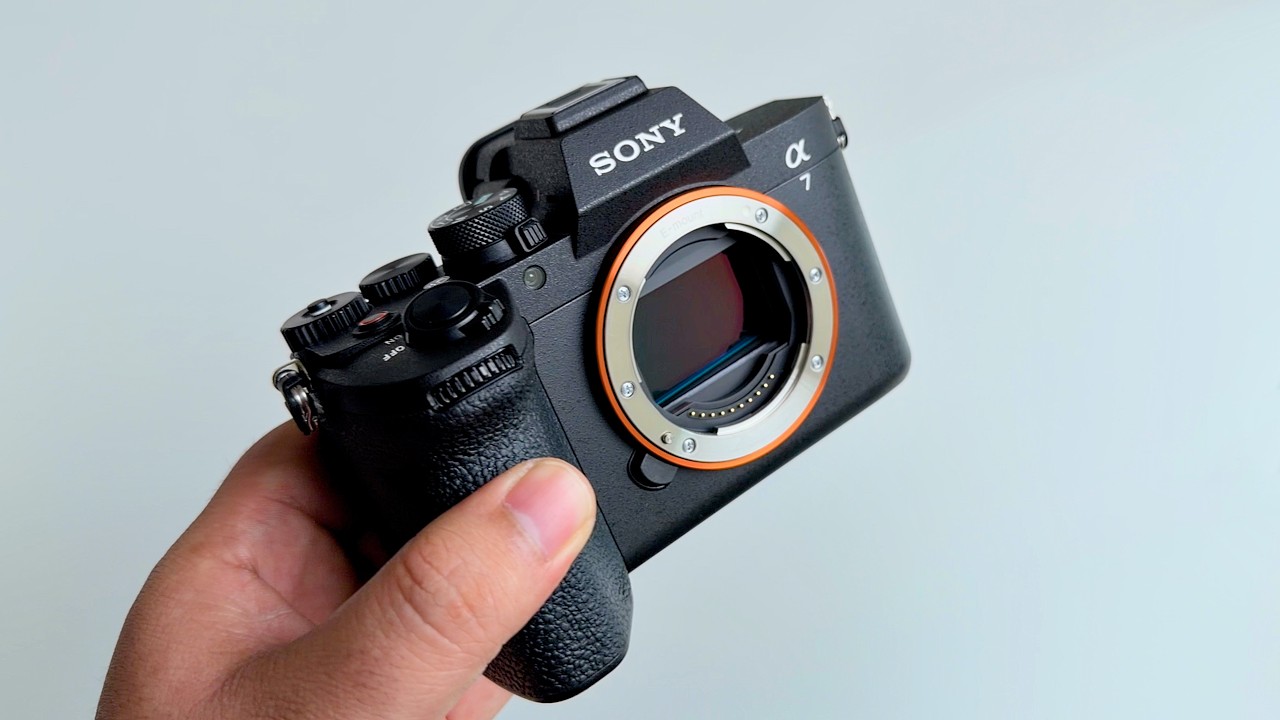 Sony A7V Unboxing and MUST Have Accessories!