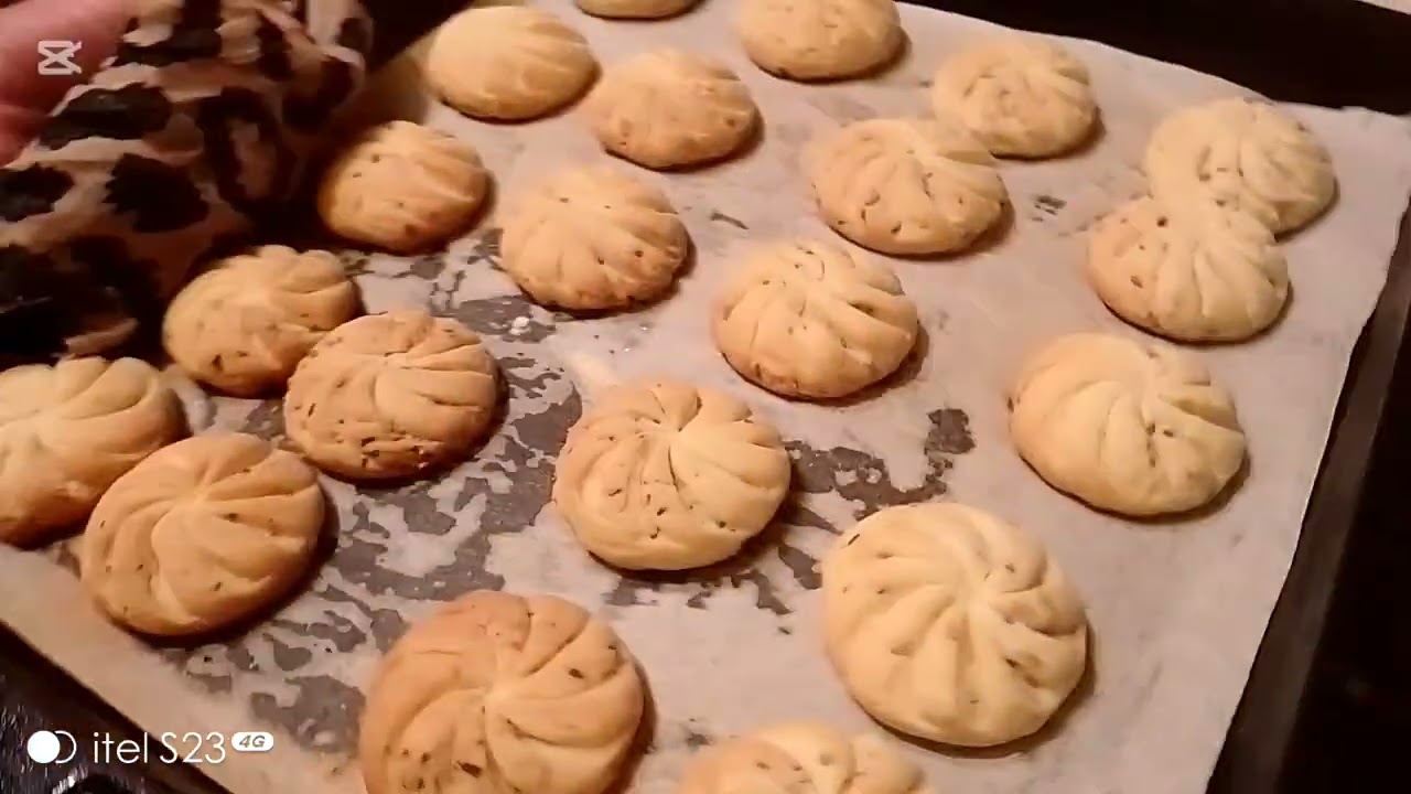 شركه معكم الحلوه ديال العيد اربعه اشكال عجينه واحده