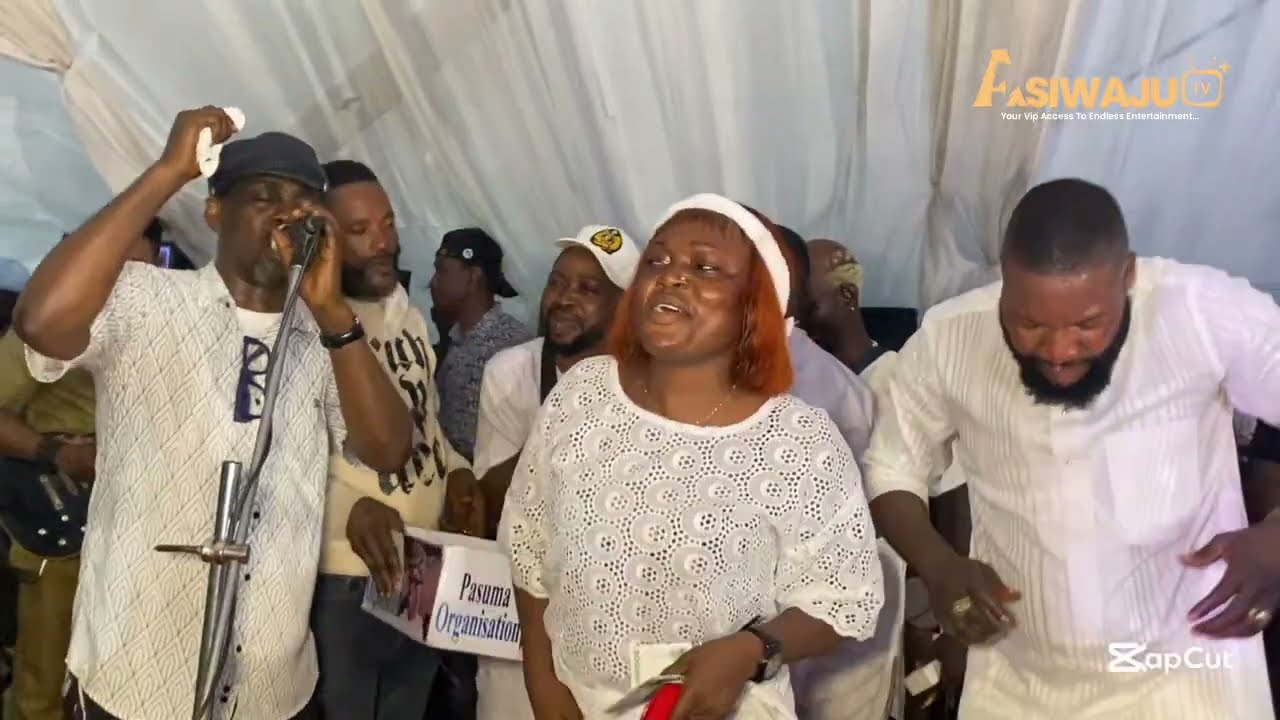 Drama On Stage as Koko Zaria Takes Over Alhaji Alabi Pasuma’s Stage 