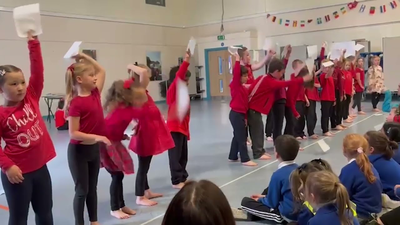 Blwyddyn 2 - Dance Showcase - The Jolly Postman