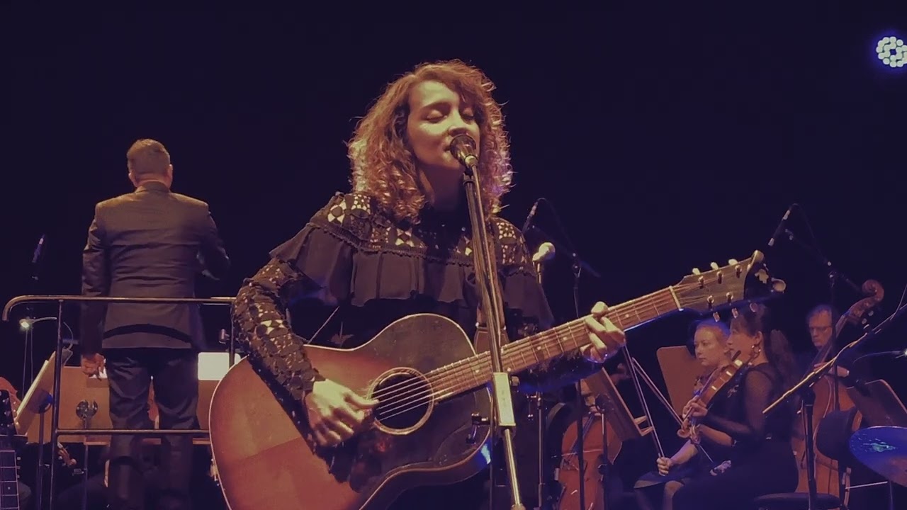 Cucurrucucú Paloma - Gaby Moreno - Live with the Jenaer Philharmonie (Germany)