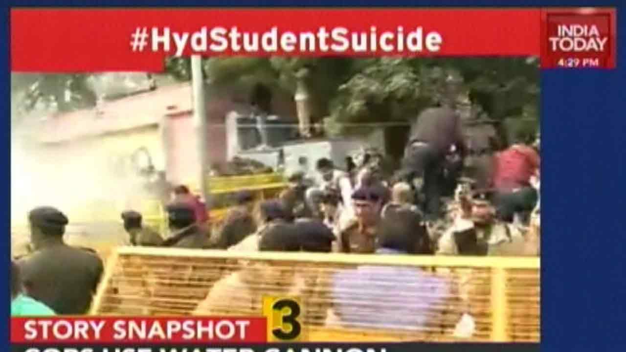Protests Against HRD Minister Over Hyderabad Student&rsquo;s Suicide