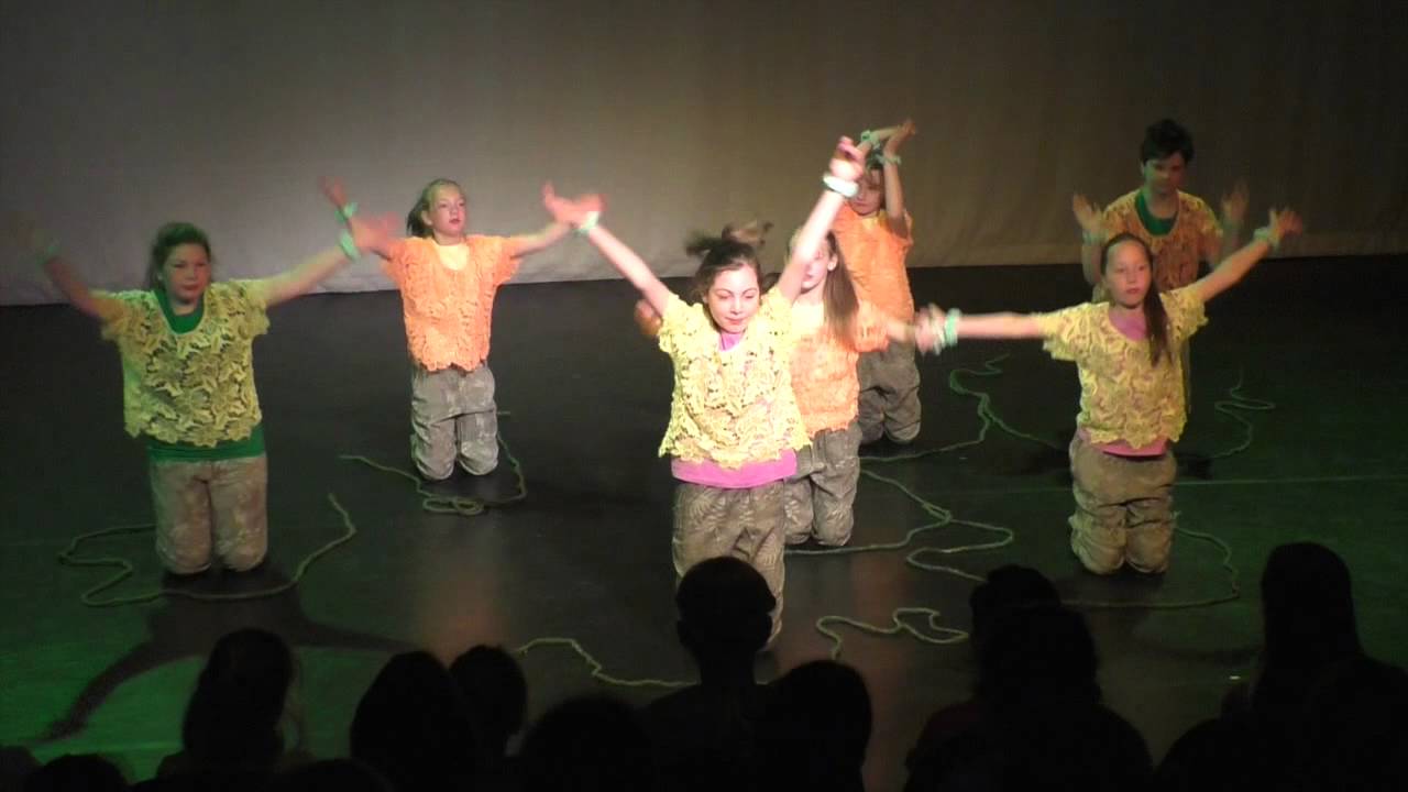Chance Tanz wir sind eine welt Premier im KommaTheater Duisburg Rheinhausen 2015