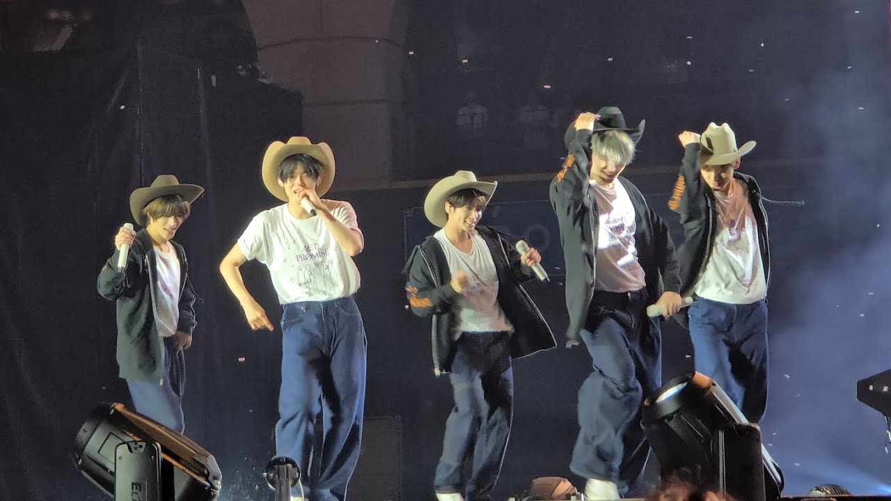 [052624] TXT IN HOUSTON 'BLUE HOUR'