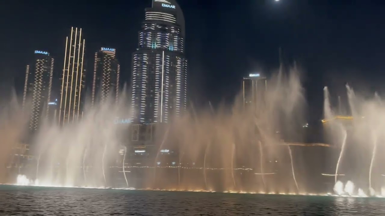 Dancing fountain #UAE ❤️❤️❤️👀👀