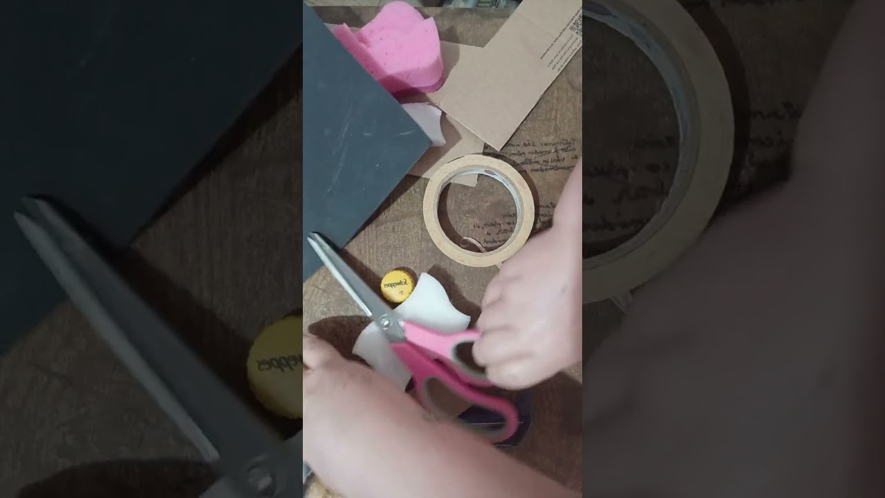 Junk Journaling usando o que tem em casa. Ferramentas- aplicador de tintas e o 