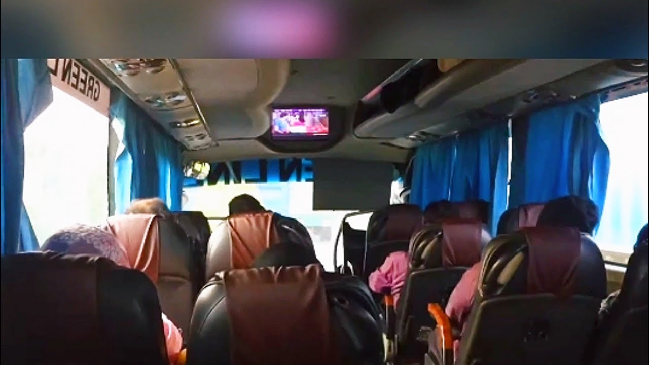 Bus  race  in  Bangladesh 