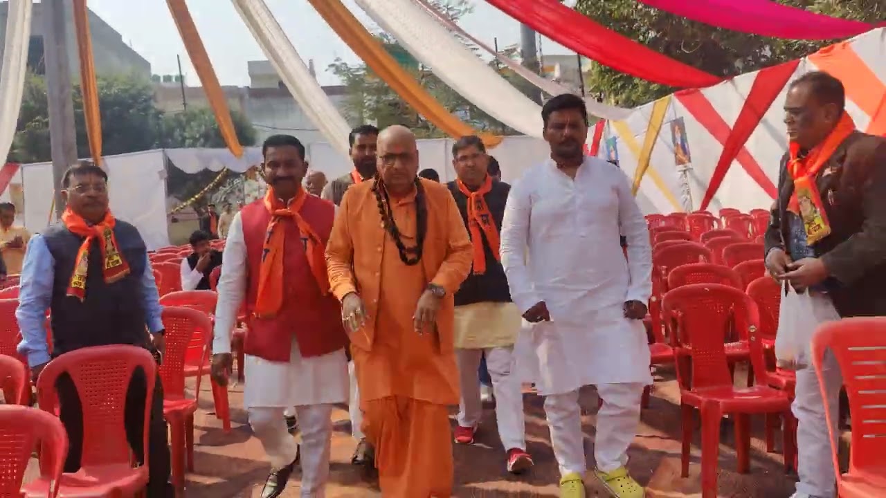 हिंदुओं को संगठित करने एवं जागृत करने के संकल्प के साथ हिंदू सम्मेलन में पहुंचे महामंडलेश्वर जी
