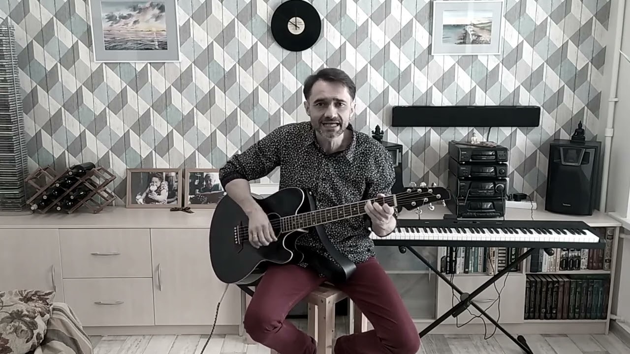 Манекен на витрине в магазине счастья