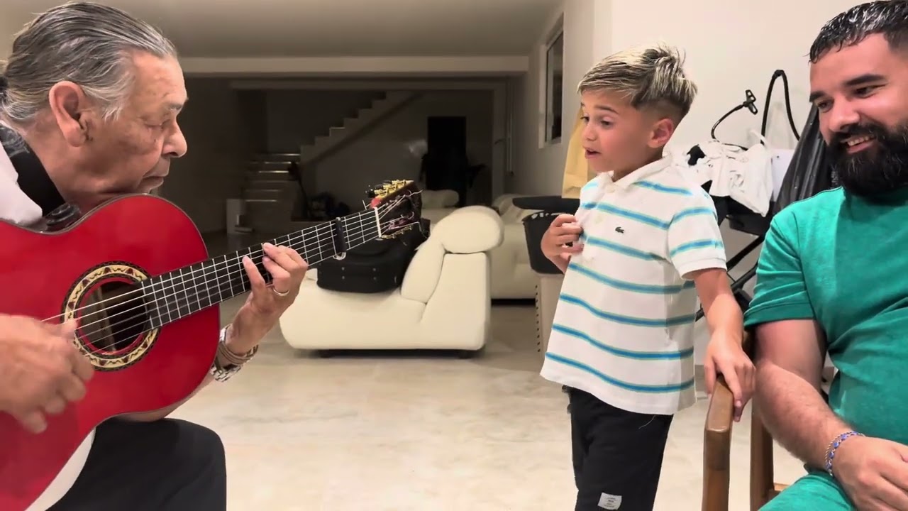 Minini Reyes 2025 avec canut Reyes des Gipsy Kings