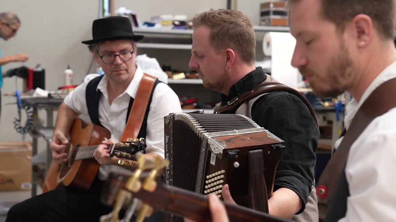 Julian von Flüe Trio - E Hoffnigsschimmer - by visiting Fismen Accordions