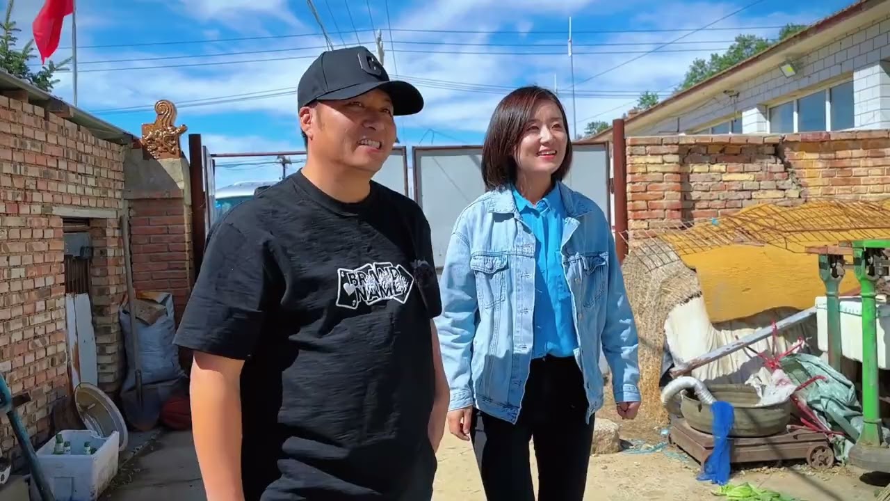 请羊倌吃羊，中国农影美女导演亲自下锅，引来当地电视台探班