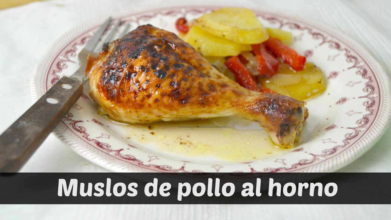 Muslos de pollo al horno con patatas. Receta tradicional