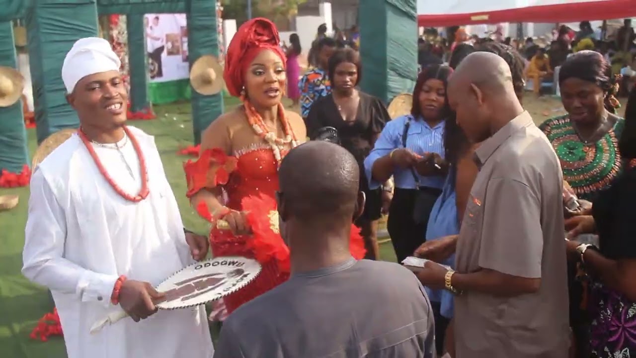And the King & Queen arrives! Congratulations to the lovely Couple! Mr.& Mrs. Victor I.O. Heart 