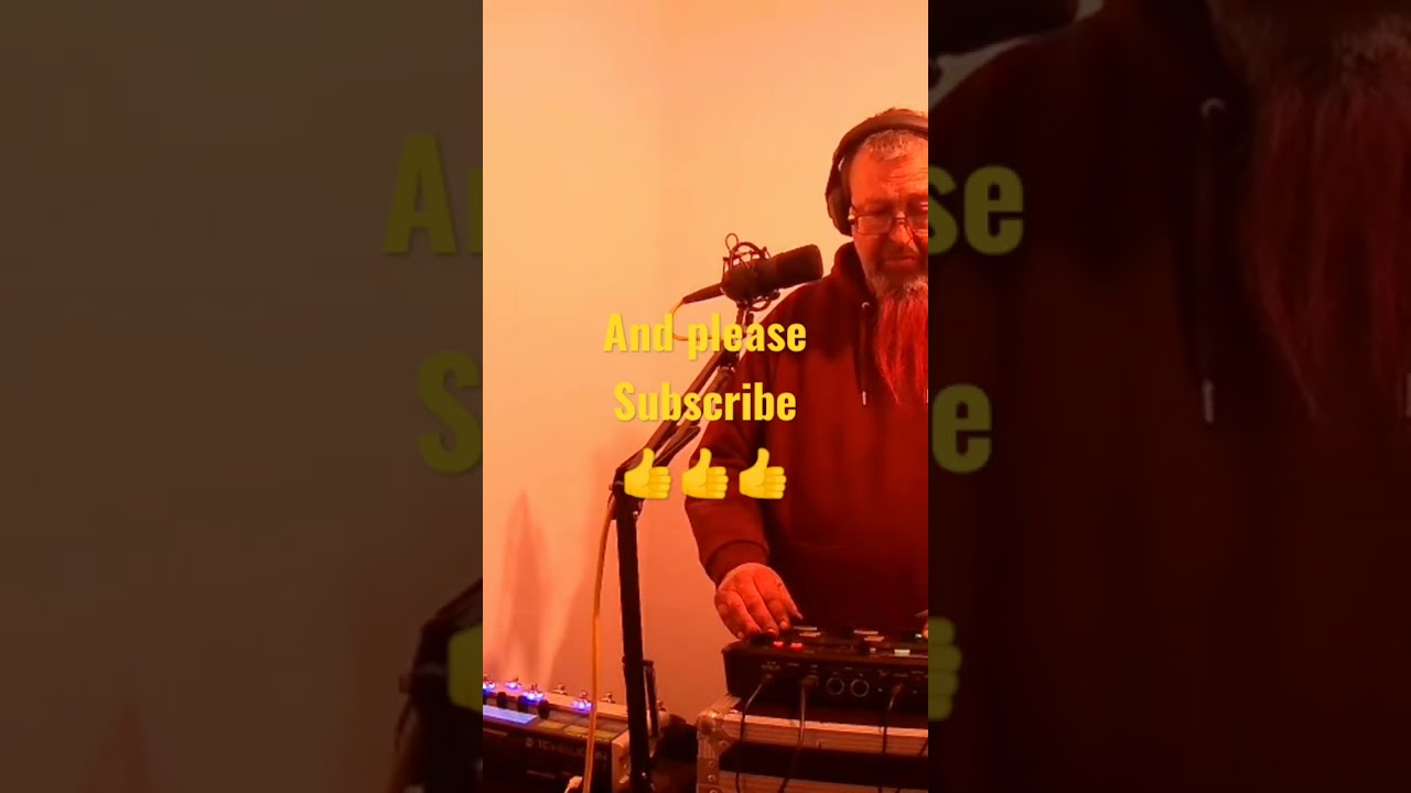 freestyle looping #mikeyzee #music #livelooping #bass #musicperformance