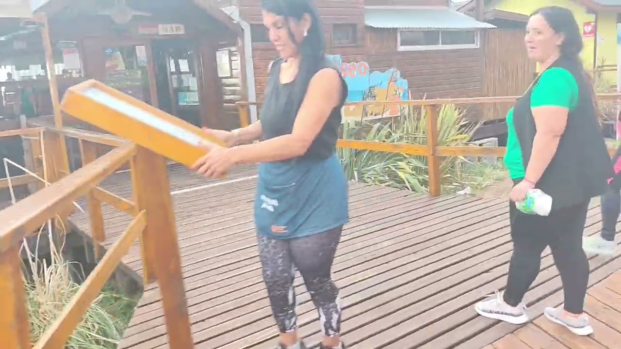 Walking in Villa Gesell 