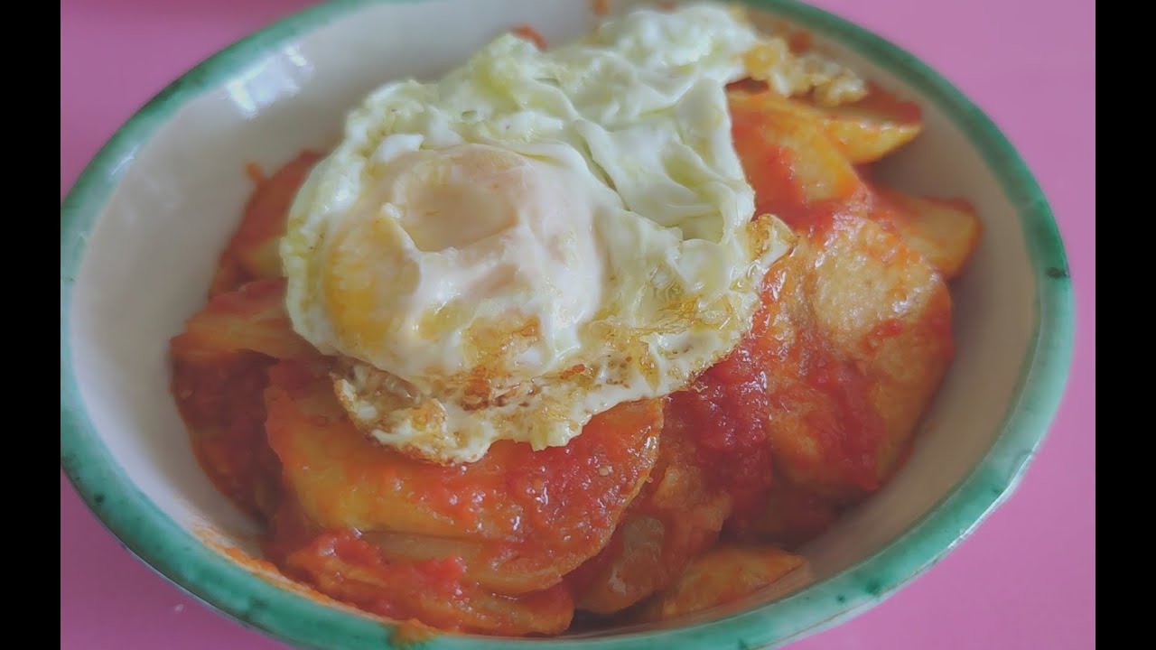 UNAS DELICIOSAS PATATAS FRITAS A LO POBRE CON TOMATE FRITO CASERO