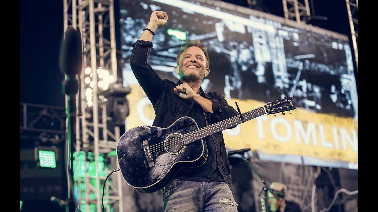 Chris Tomlin performing live at Socal Harvest 2016
