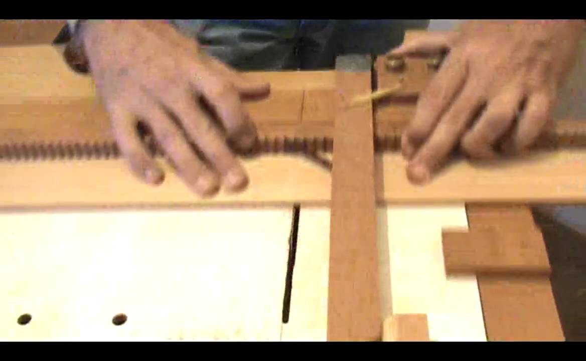 Luthier Tips du Jour - приспособление для керфинга