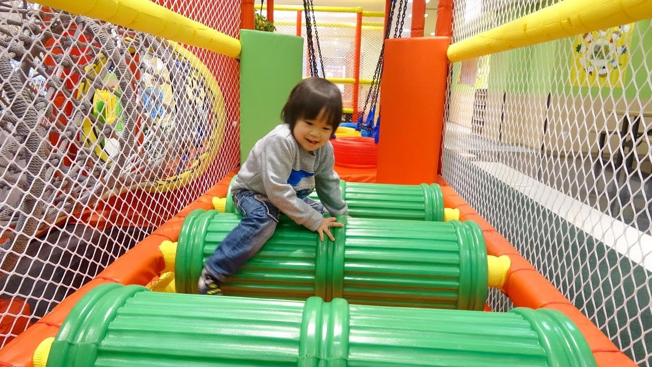 おでかけ あそびパーク 色付きタイヤで遊ぼう！ボルダリングをやってみたよ！ レオスマイル