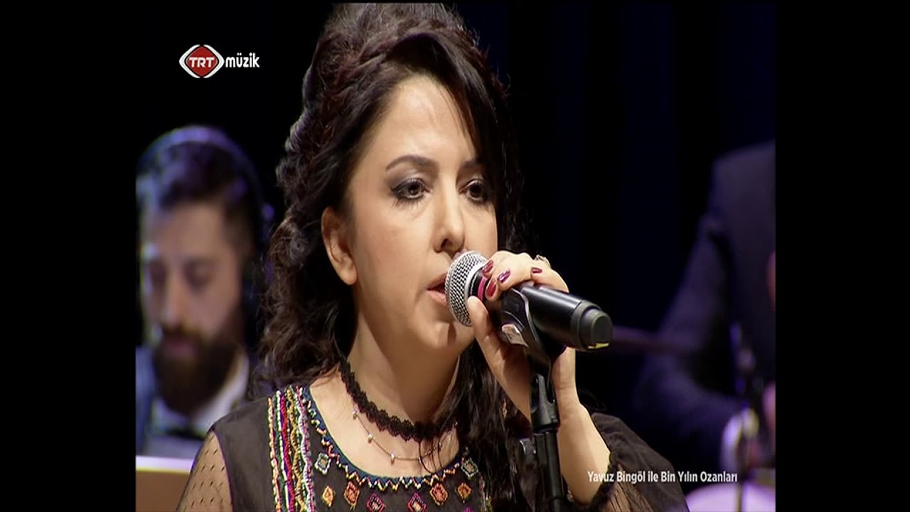 M&uuml;nevver &Ouml;zdemir / Bir Ela G&ouml;zl&uuml;den Şik&acirc;yetim Var
