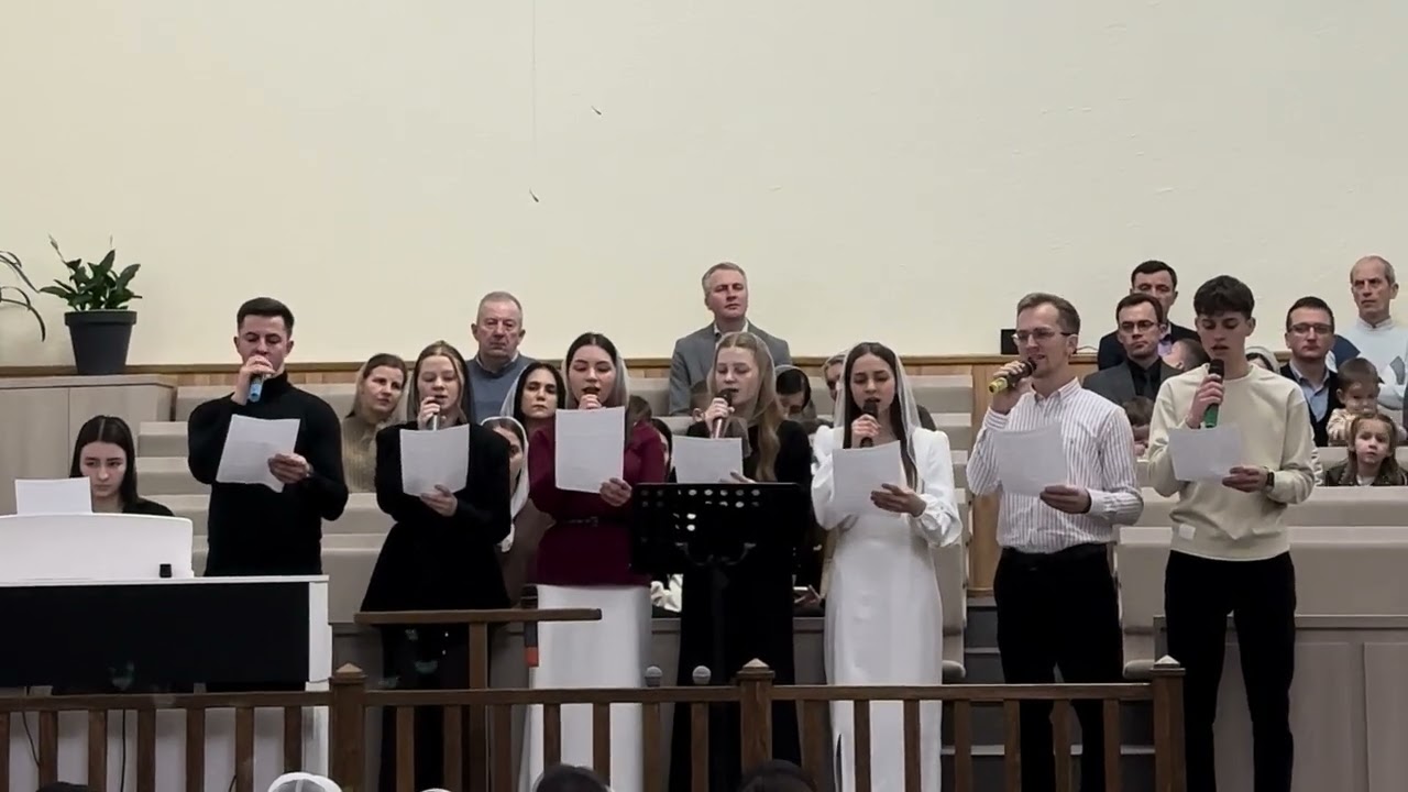 Нова пісня на Новий рік Знов дочекались щасливу хвилину Нині подяку Йому складаєм 