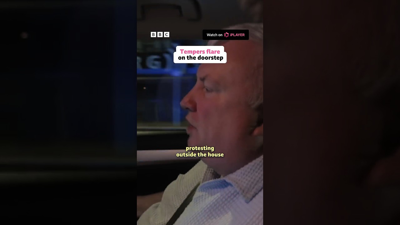 Tensions run high as Stephen Nolan and the officers race to reports of an angry crowd 🚨