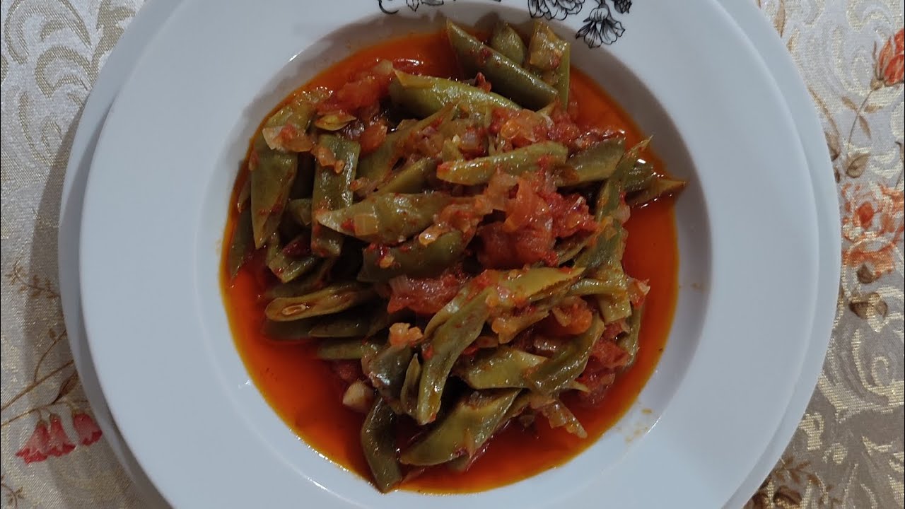 ZEYTİNYAĞLI TAZE FASULYE TARİFİ 