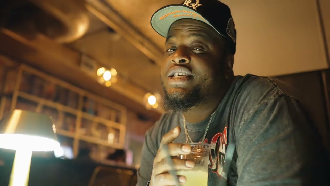 D. Jones Don&rsquo;t love me  - Official Video