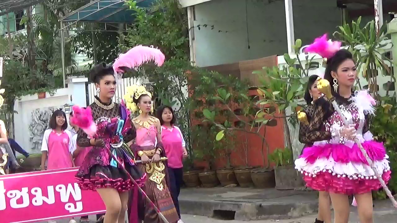 ขบวนพาเหรดกีฬาสีโรงเรียนอุบลวิทยากร 2560 (2)