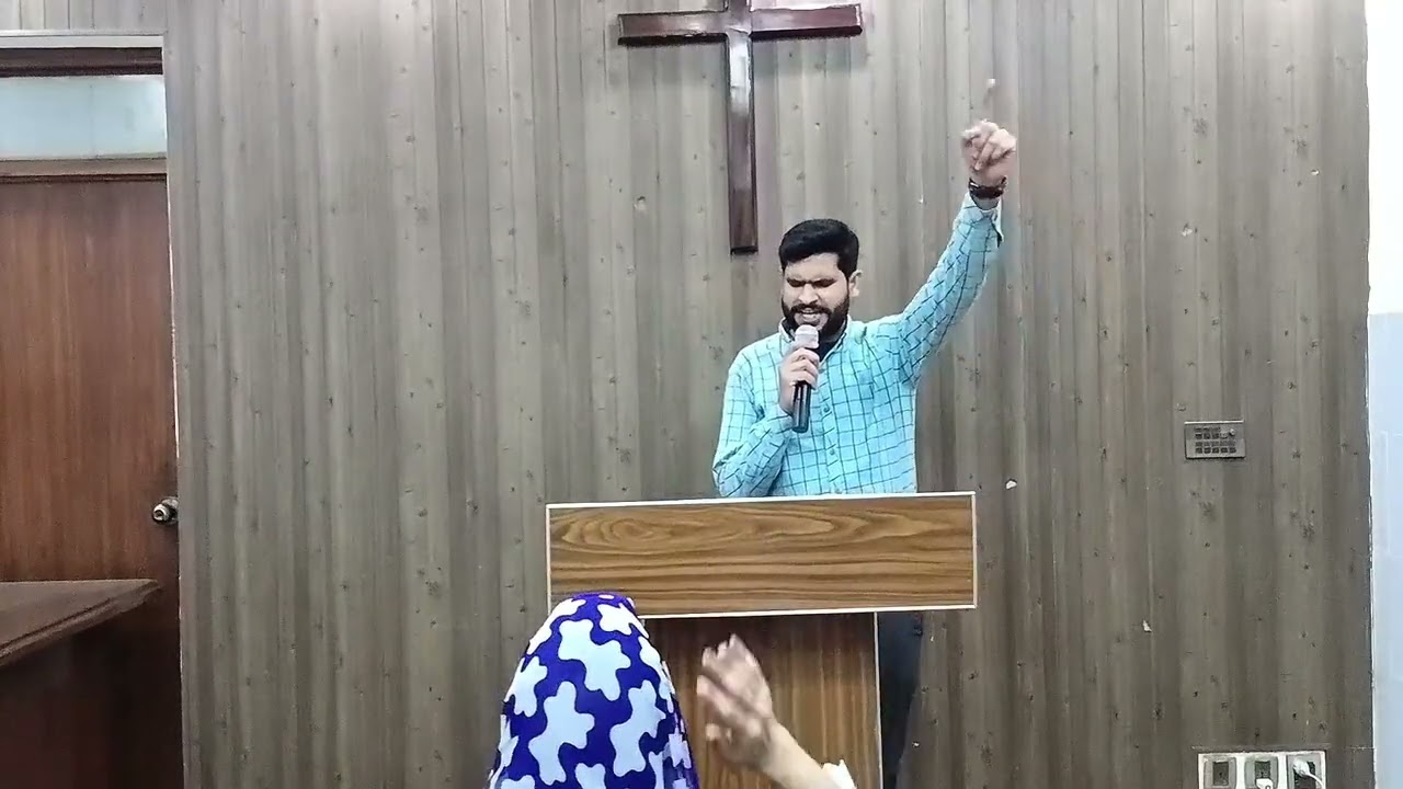 Jahn do ya Teen Jama hon main Hun Main Hun Hazir in main. 