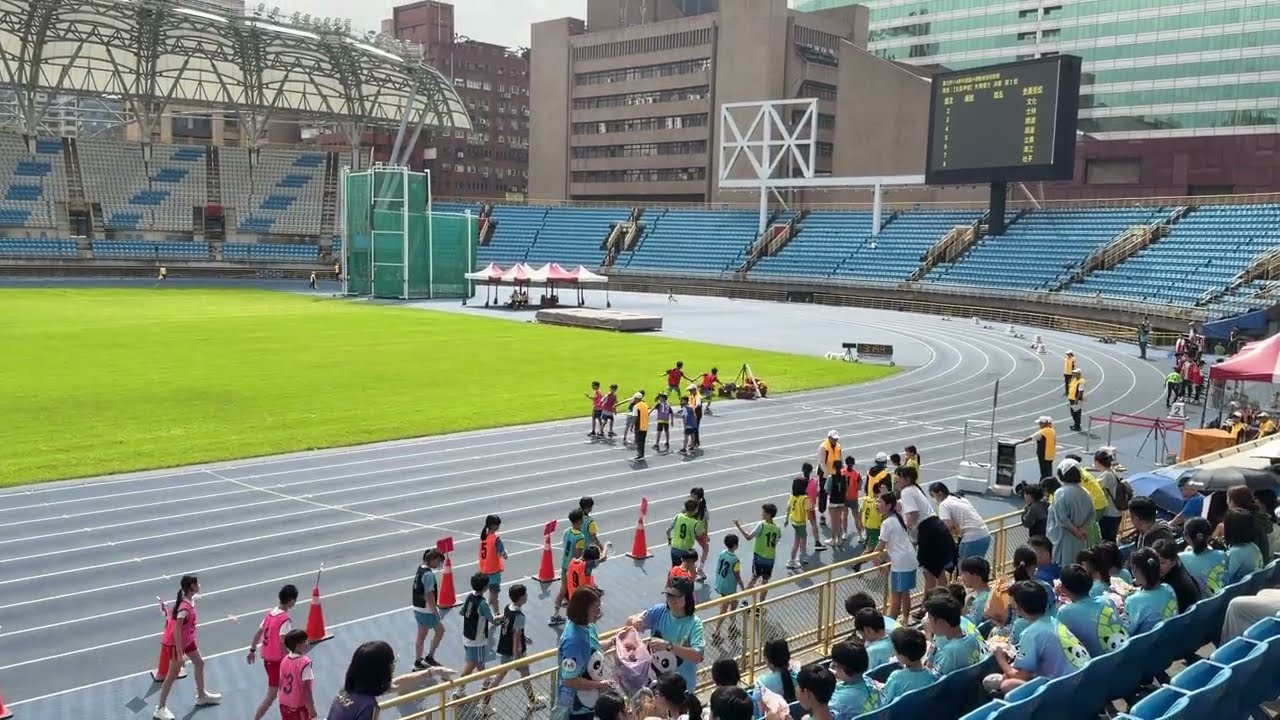 台北市114學年度國小運動會田徑大隊接力決賽北區甲組第(2/2)組文化、士林、關渡、葫蘆、立農、清江、社子20260302關渡國小分組第一