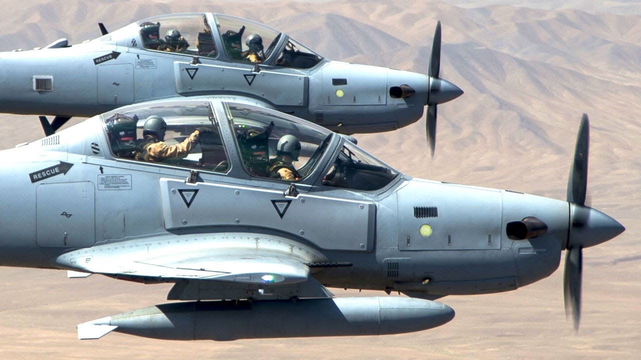 Самолет Embraer A-29 Super Tucano в действии (Афганистан, 2016 г.)